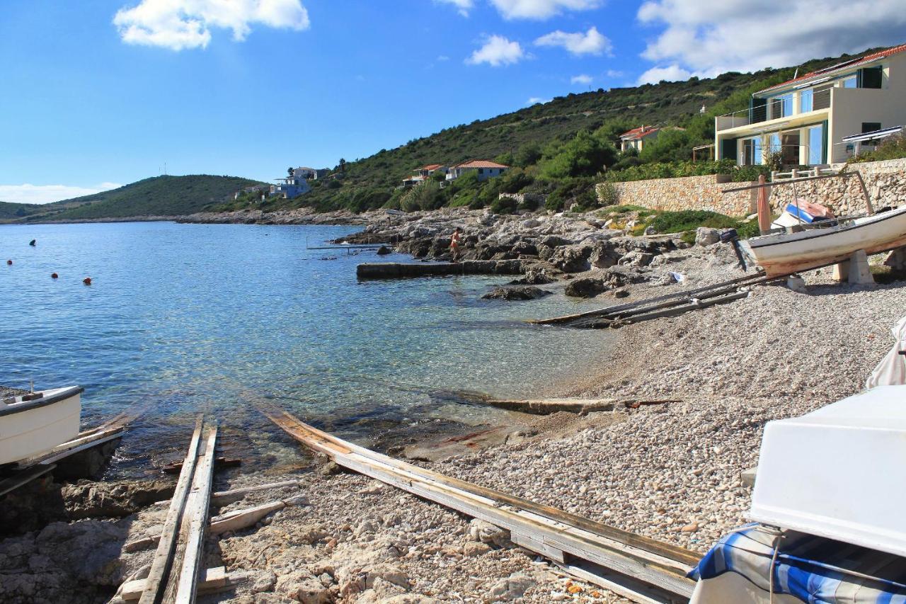 Apartments By The Sea Milna, Vis - 8896 Exterior photo