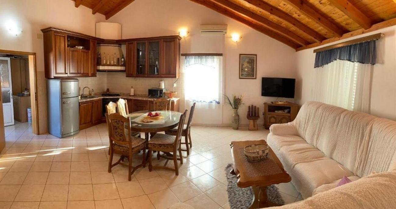 Apartments By The Sea Milna, Vis - 8896 Exterior photo